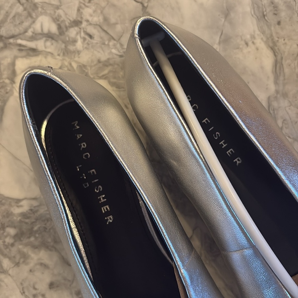 Brand new Marc Fisher GUNNER POINTED TOE LEATHER FLAT, size 8.5M - Picture 8 of 8
